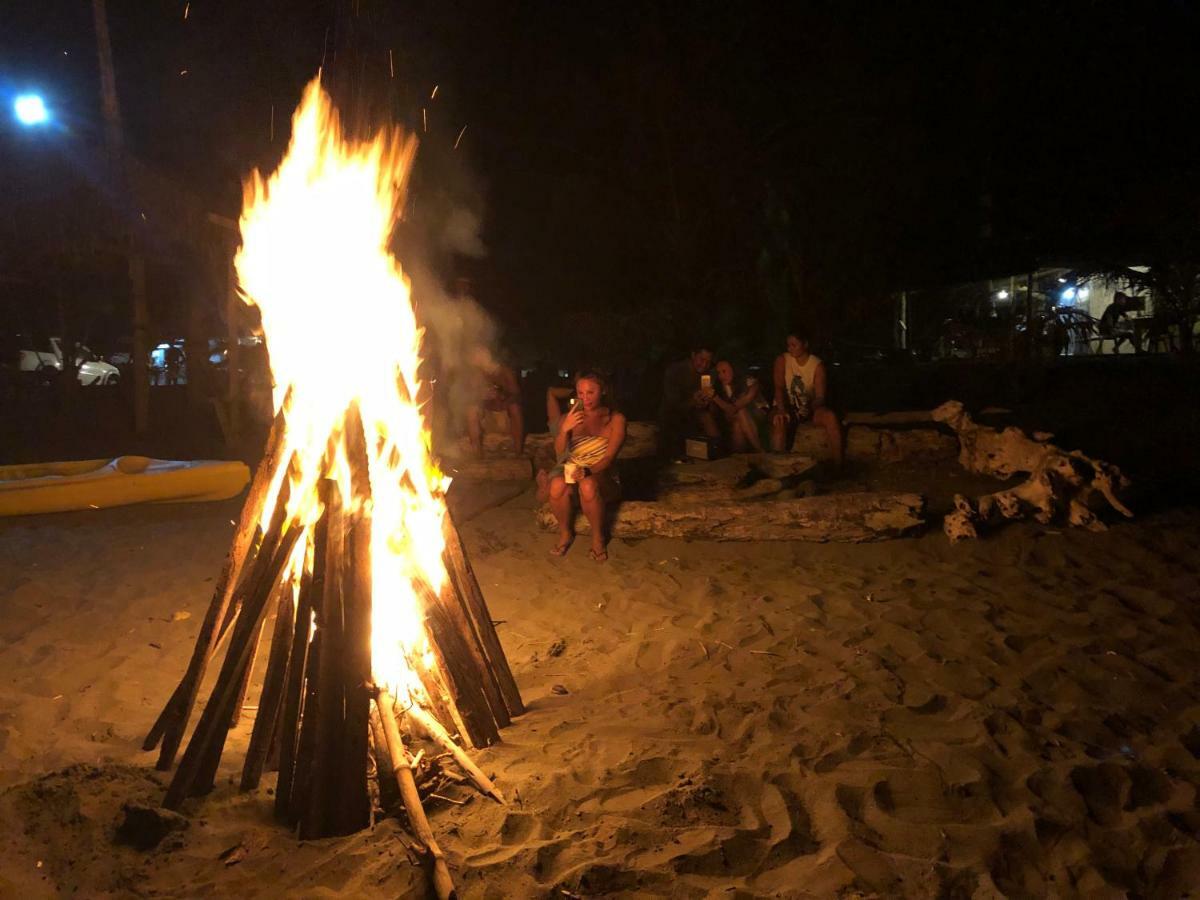 North Shore Surf Camp Hotell Baler Eksteriør bilde